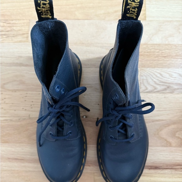 Dr. Martens 1460 Pascal Virginia US 8 Lace up Blue Leather Boots EUC - Picture 3 of 12